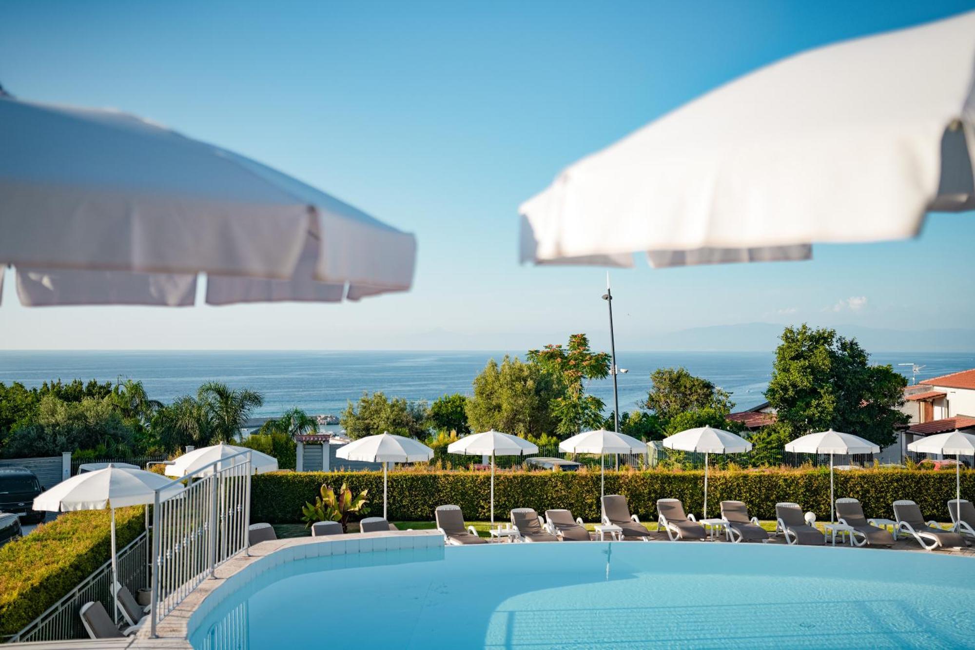 Sentido Michelizia Tropea Resort Exterior photo