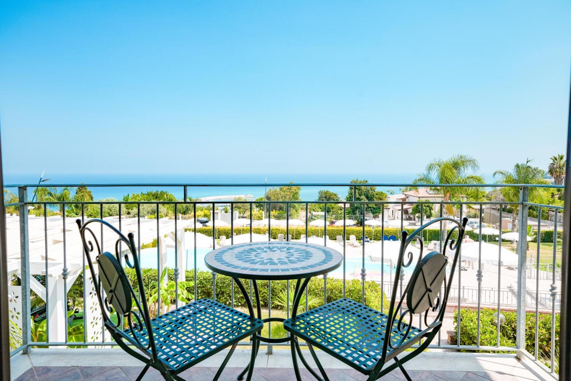 Sentido Michelizia Tropea Resort Exterior photo